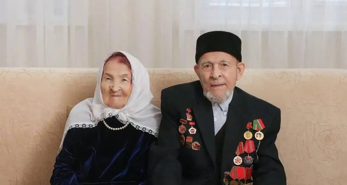 Супруги из Набережных Челнов прожили вместе 70 лет и собирают за столом 36 родных